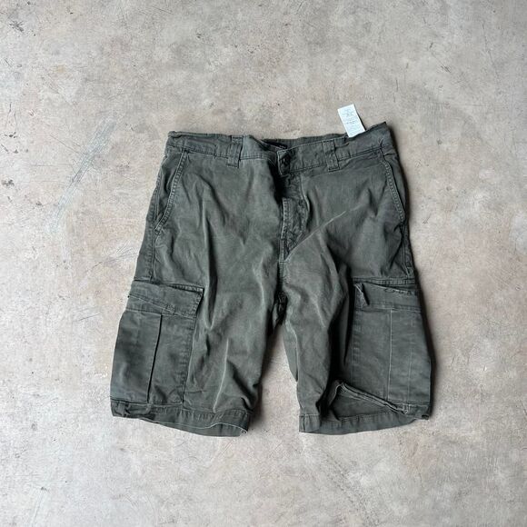 Oakley Cargo Olive Green Shorts Men size 30 - Picture 1 of 2